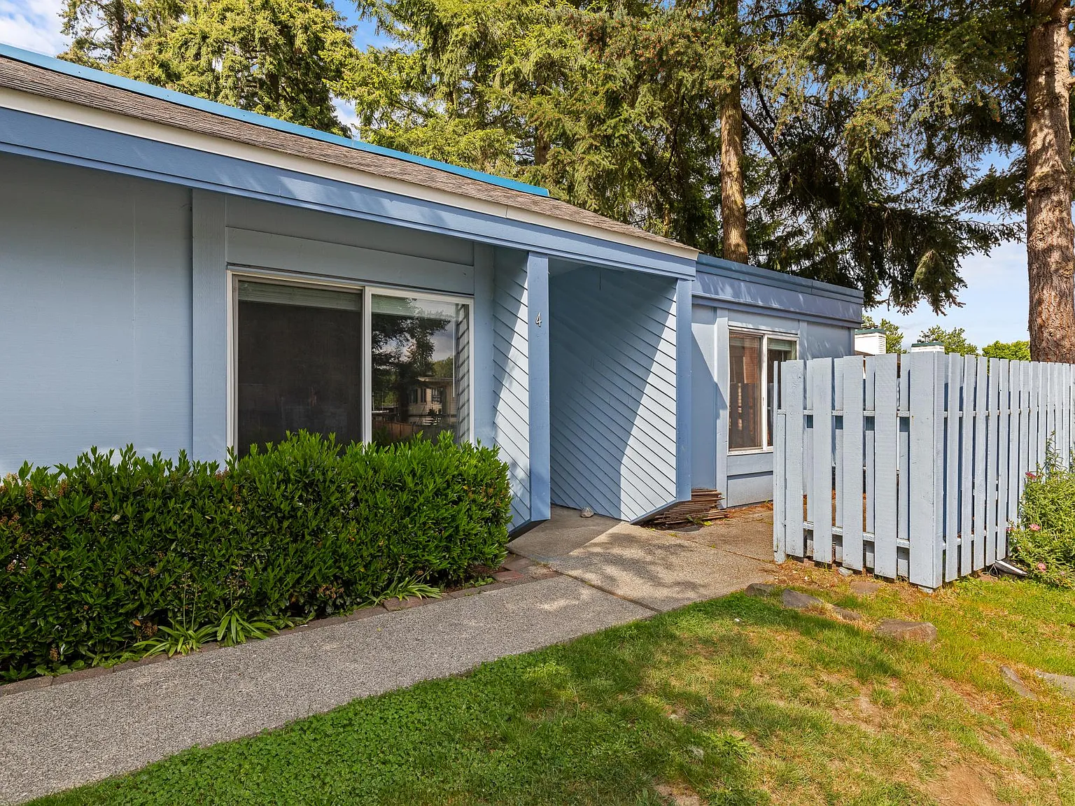 3 bed, 982 sqft, $2,500 — Photo 2