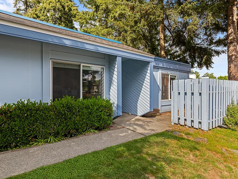 4308 NE Sunset Blvd #U4 — Photo 2