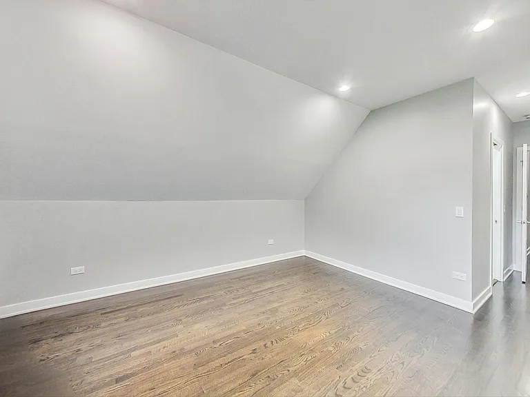 2037 N Spaulding Ave #2 — Photo 38