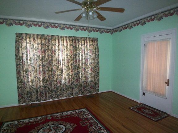 2nd image of 602 E Wood St