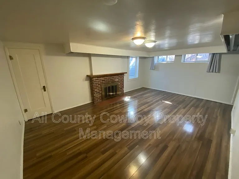 310 S 12th St #B — Photo 3