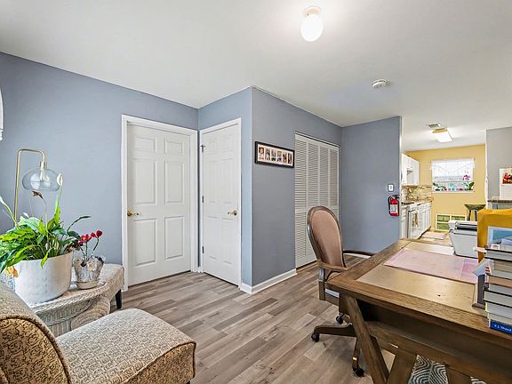 4th image of 34 E Woodland Ave #34