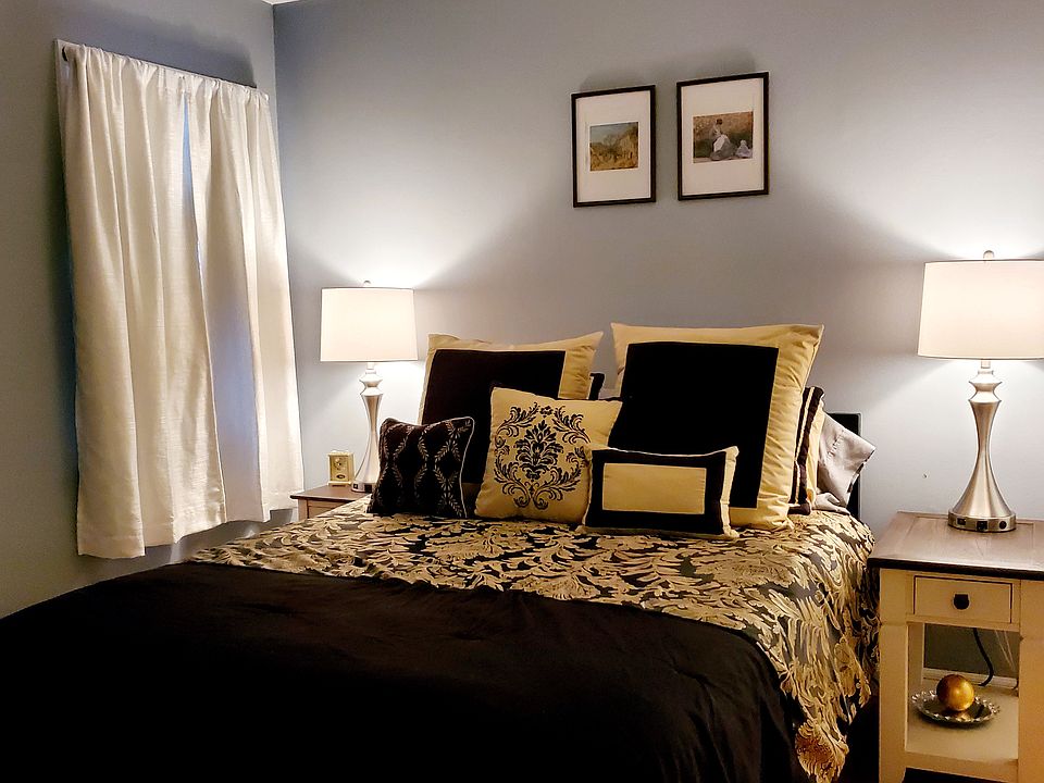 1st image of 143 Seaside Ave #B
