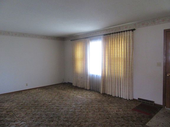 2nd image of 1312 Park Ave