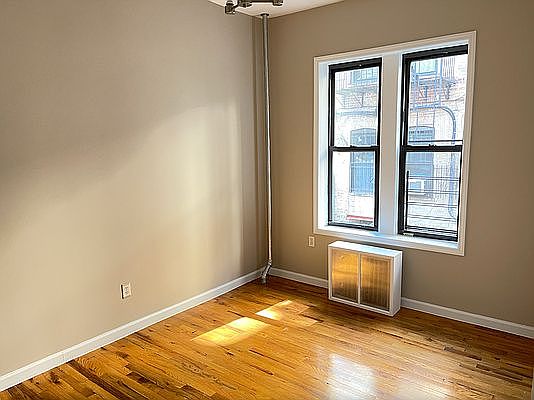 1st image of 117 Jefferson Ave APT 4