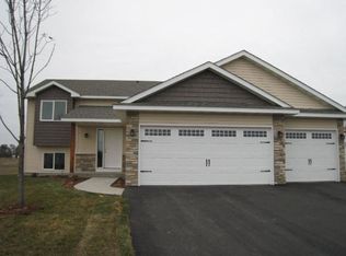 905 Robin Rd NW, Isanti, MN 55040