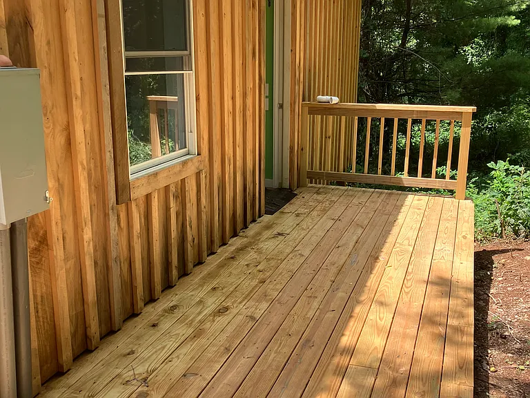 Back deck leading to back door. Bring your muddy shoe and wet clothes directly into the laundry room!