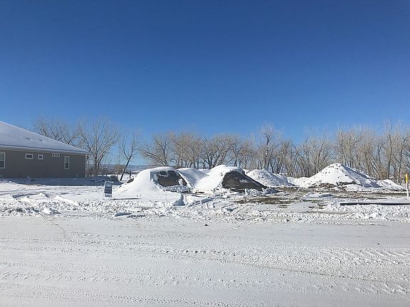 2nd image of 3430 Chestnut Dr