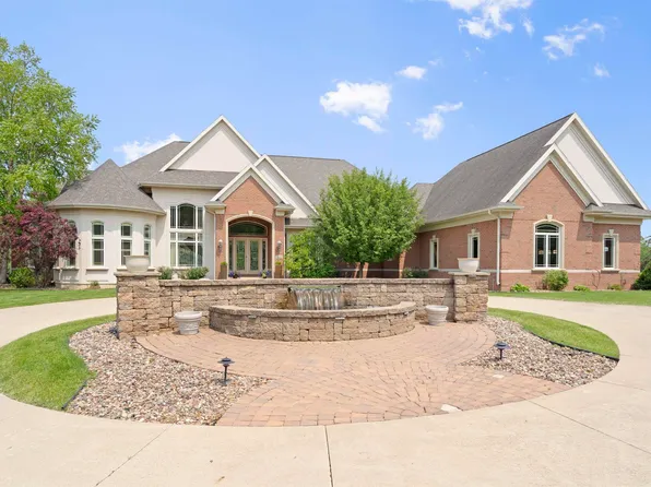 417 N Highland Dr, Cedar Falls, IA 50613