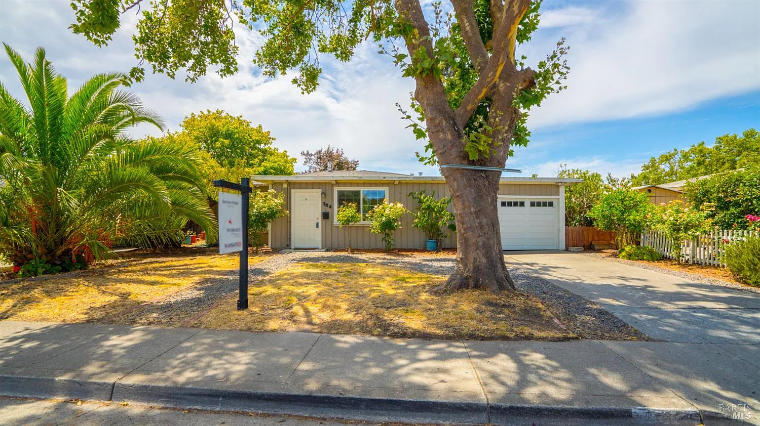 304 S Mcdowell Boulevard - Photo 5