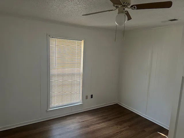 307 Pinewood St #1 — Photo 8