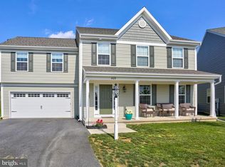 409 Joy Cir, Leola, PA 17540