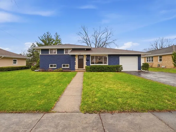 1430 E Emmerson Ln, Mount Prospect, IL 60056