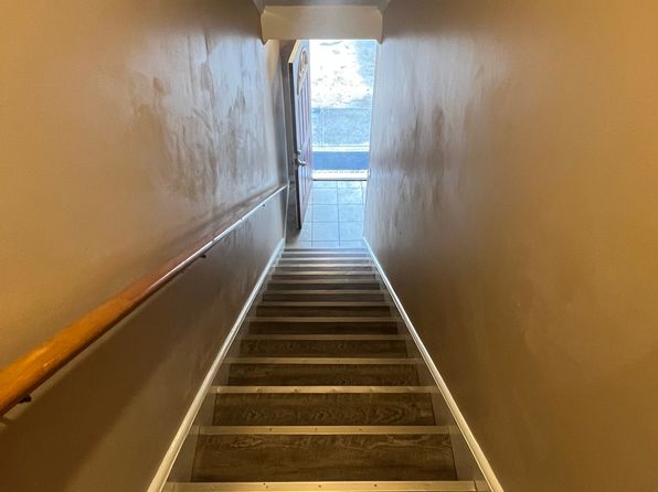 100 14th Ave NE APT 8