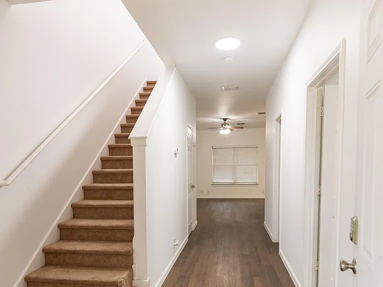 4107 Saint Charles Bay — Photo 5