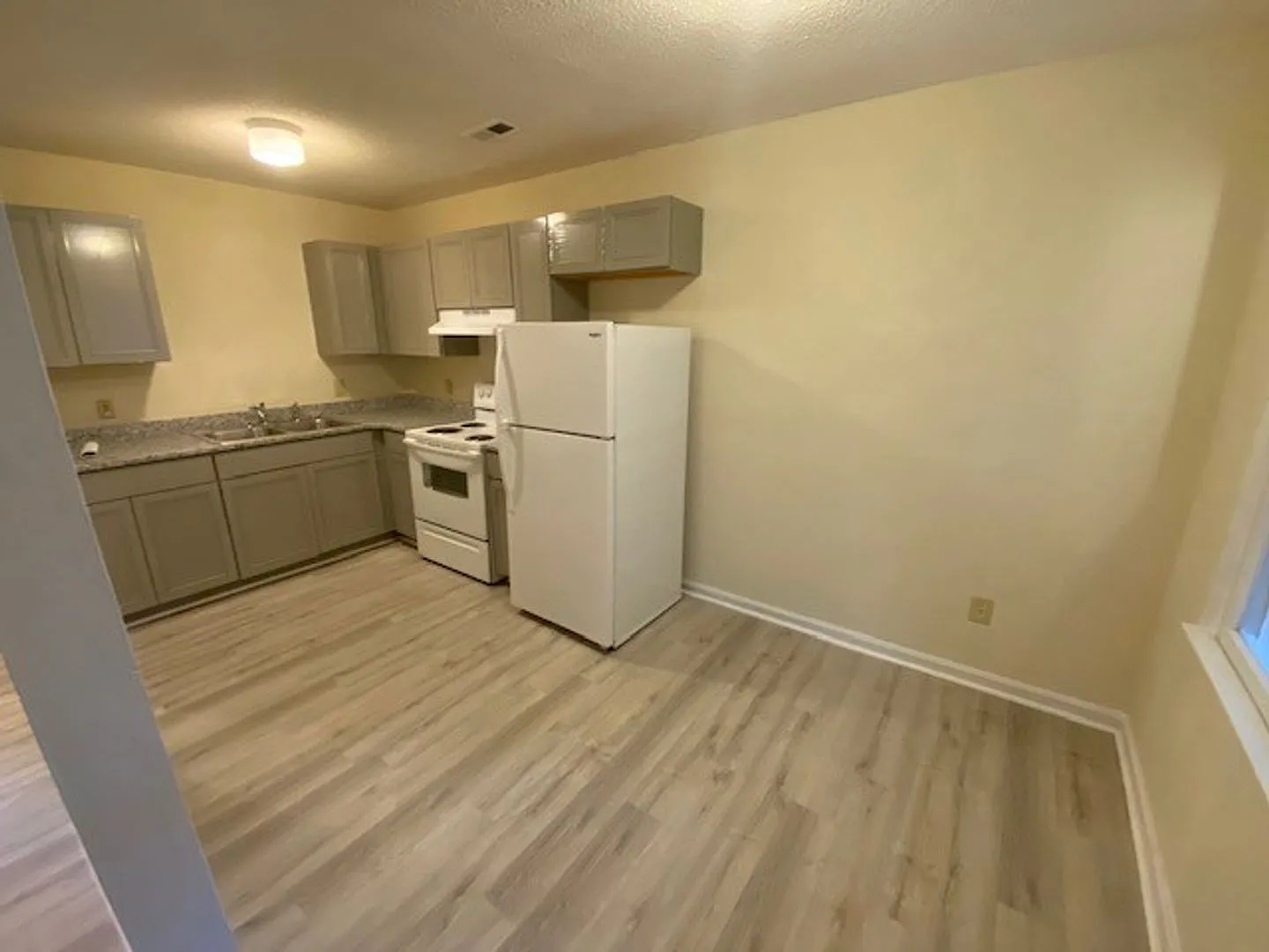 2485 Michelle Drive - Triplex — Photo 2