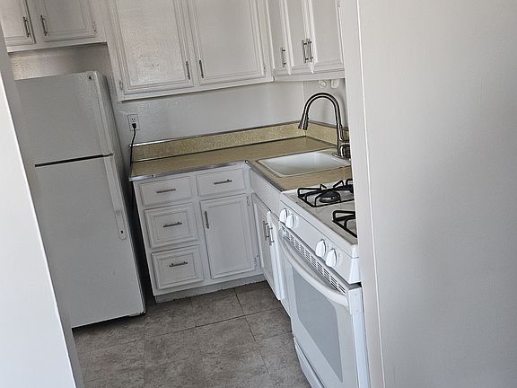 5th image of 16-66 Bell Blvd #11-425