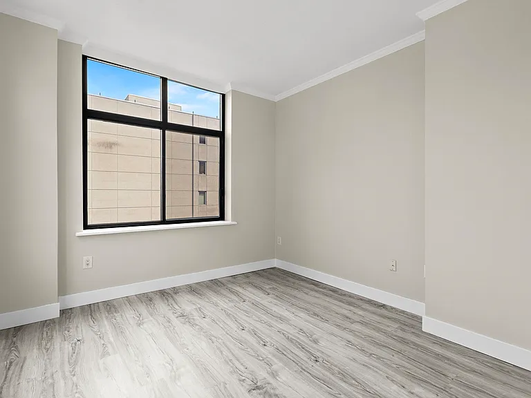 610 Newark St #4E — Photo 9
