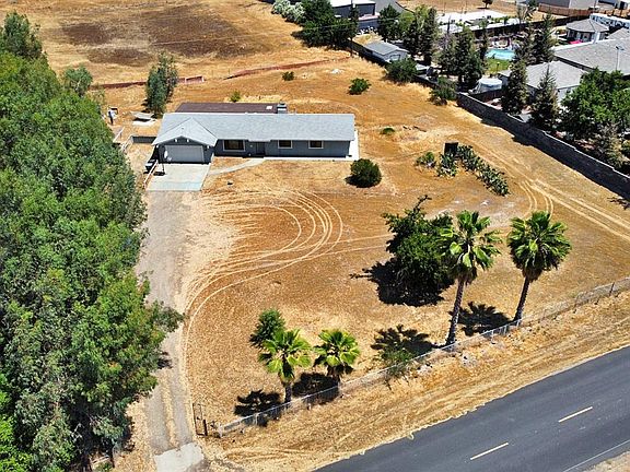 3rd image of 36065 Blanca Ave