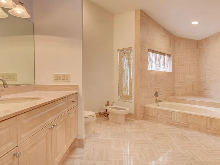 22595 Esplanada Cir W — Photo 33