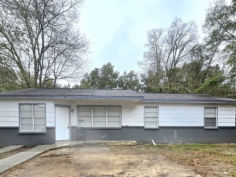 1017 Fremont Ave — Photo 1