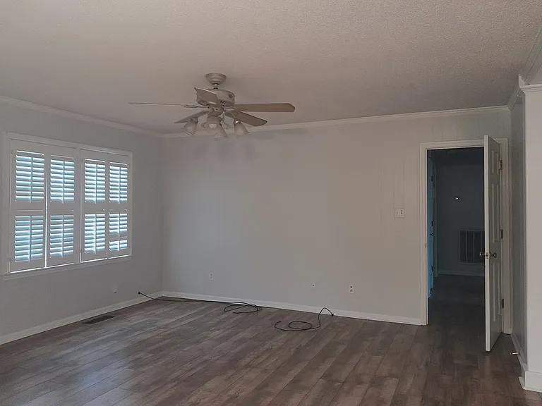 1534 Westwood Dr — Photo 12