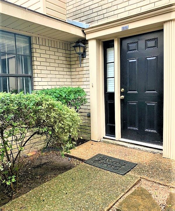 1st image of 8400 Jamestown Dr APT 218