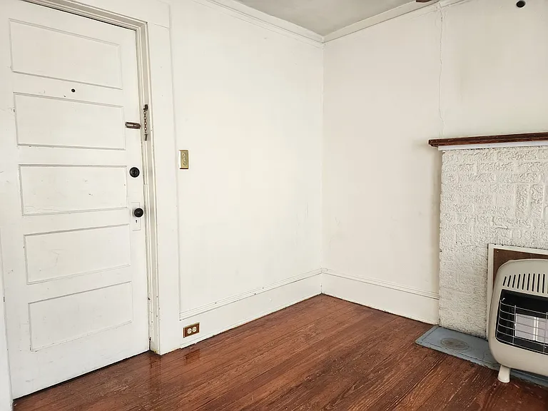 236 SW 2nd St #5 — Photo 7