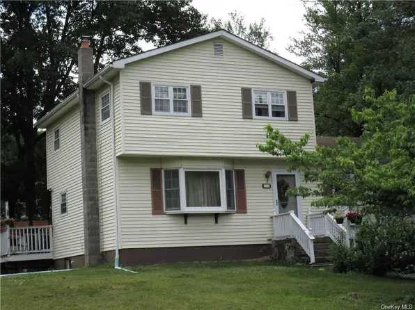 16 Galveston Dr, Monroe, NY 10950