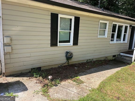 2nd image of 1133 Mable St SW
