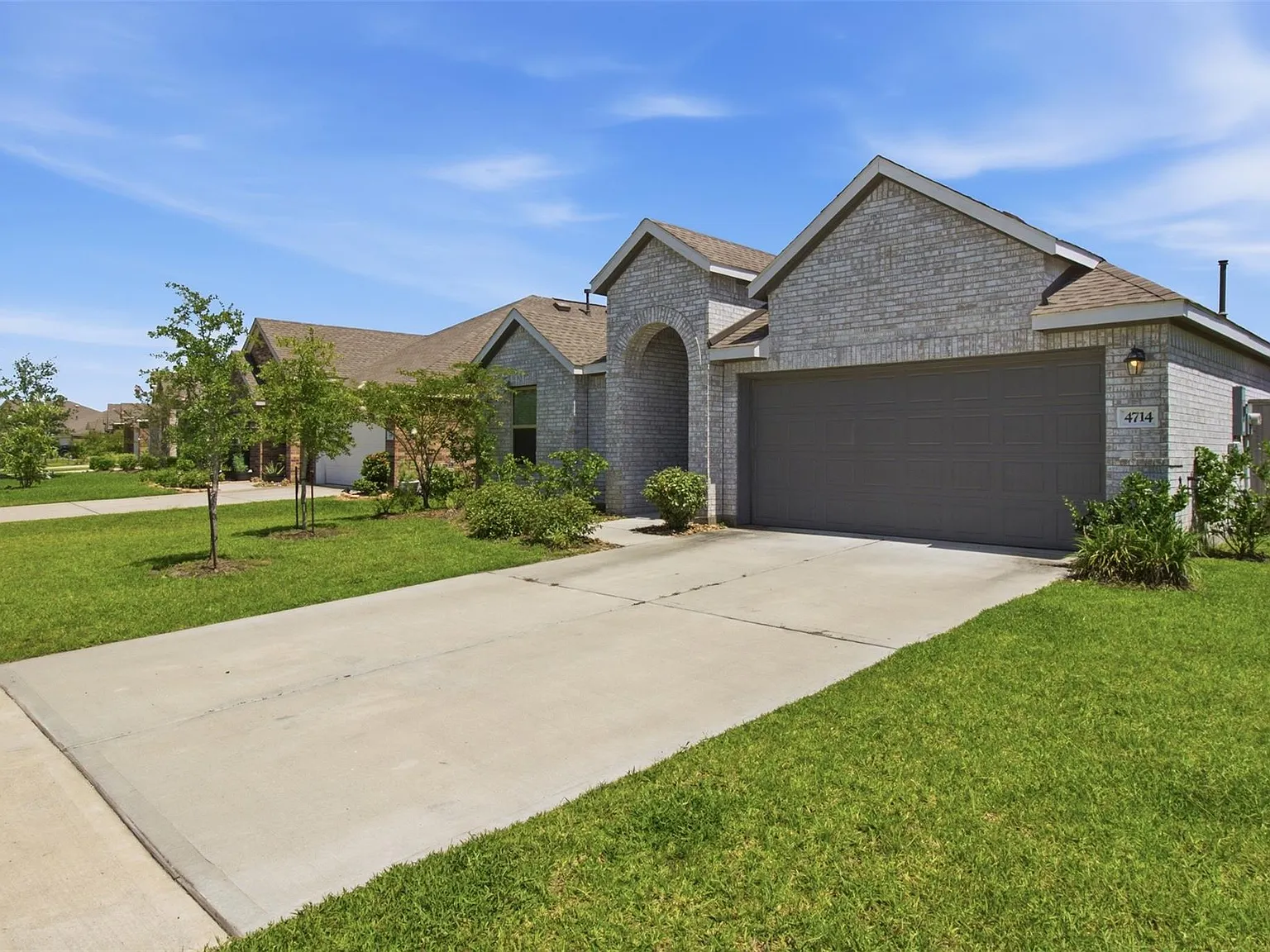 4 bed, 2.0 bath, 1775 sqft, $2,500 — Photo 2