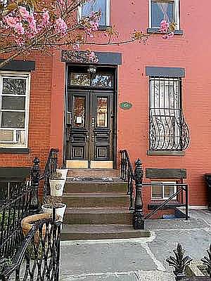 1st image of 458 16th St #1