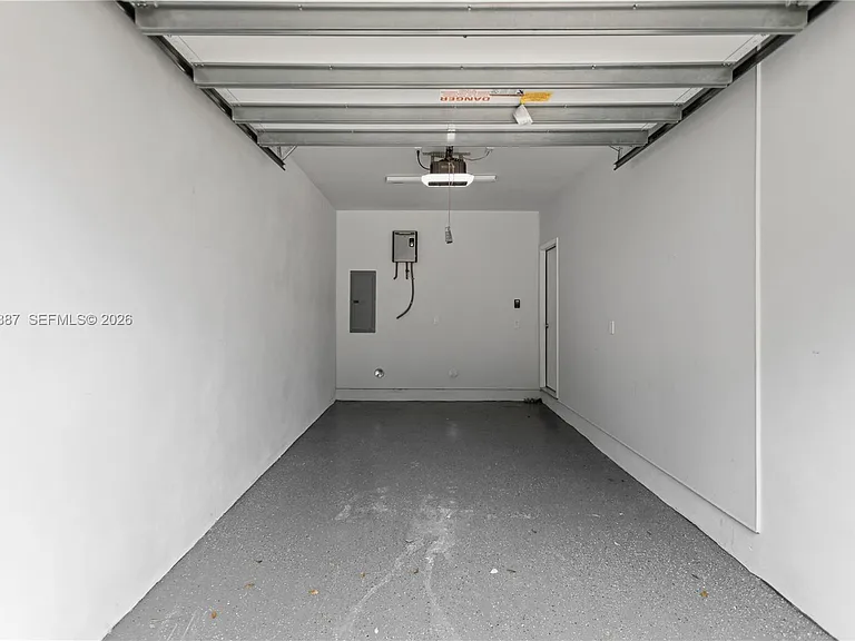 809 SW 10th Ter — Photo 23