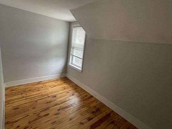 5th image of 25 New Rochester Rd