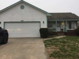 203 W Tall Tree Rd, Derby, KS 67037