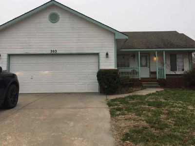 203 W Tall Tree Rd, Derby, KS, 67037