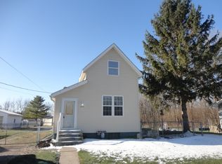 1051 W Armstrong St, Frankfort, IN 46041
