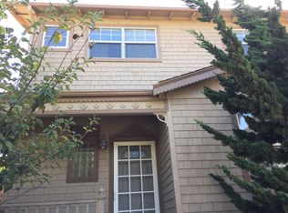 978 Park St #B, Alameda, CA