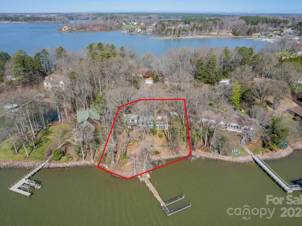 229 Paradise Peninsula Rd, Mooresville, NC 28117