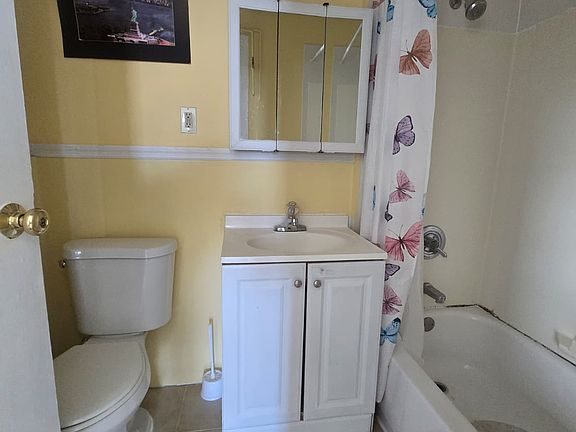 2nd image of 175 Chestnut St #2LL