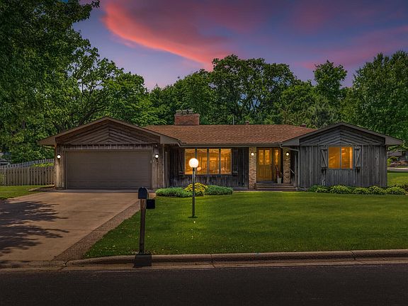 2nd image of 217 Arbor Ln