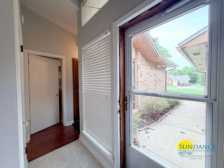 225 Lakeside Ln — Photo 28