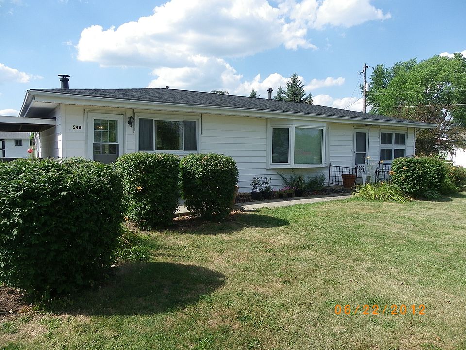 Welcome to this great home that sits on almost 2 acres of land.