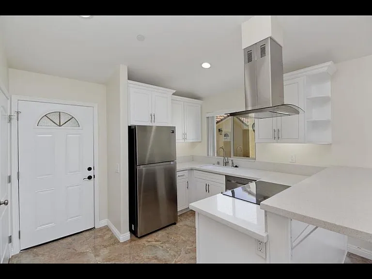 1301 Lobo Dr #B102 — Photo 6