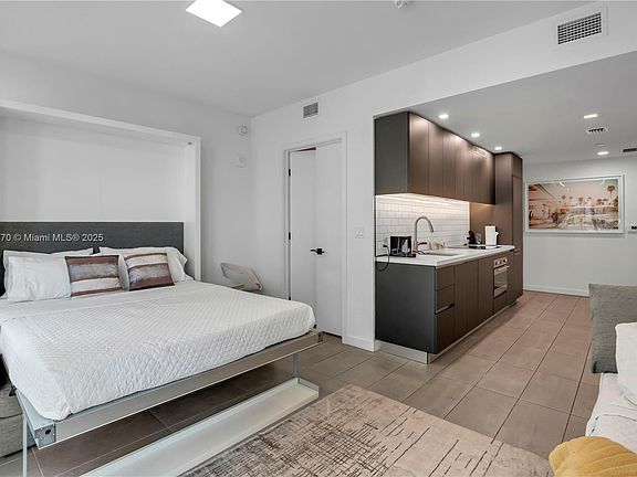 5th image of 227 NE 2nd St #2110