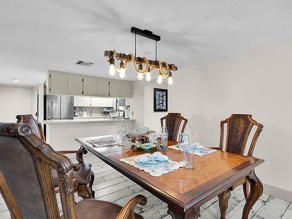 3rd image of 1998 Overseas Hwy APT 24A