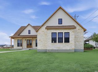 348 Valley Oak, Bandera, TX 78003
