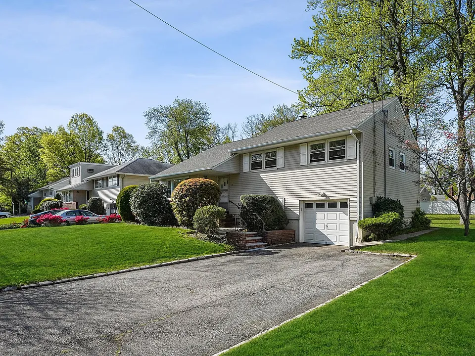 11 N Derby Rd
