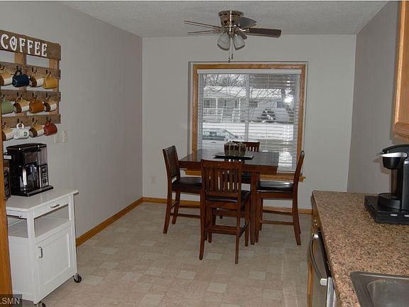 4th image of 735 15th St NE