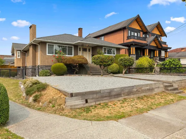 2515 E 45th Ave, Vancouver, BC V5R 3B9